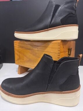 Blowfish Malibu Black Platform Chelsea Boots with Cream Sole